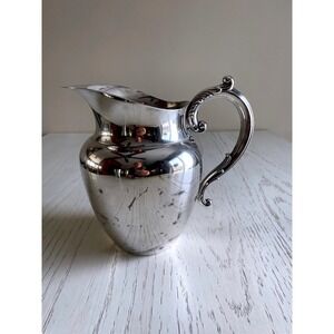 Vtg Oneida Ltd Silversmiths Silver Plated Water Pitcher‎ Ornate Handle Elegant